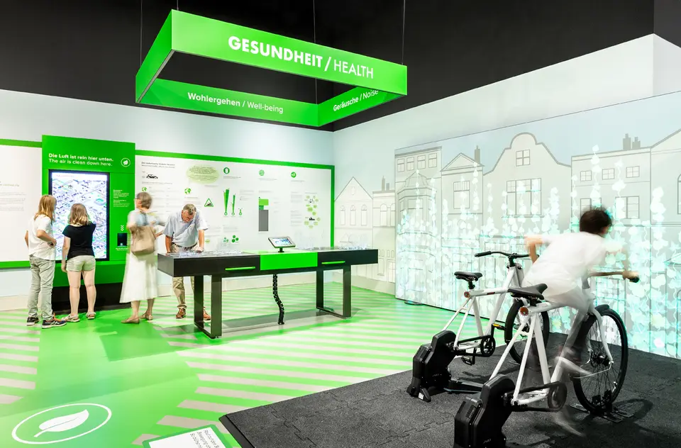 Impressionen aus der Ausstellung "Der mobile Mensch"